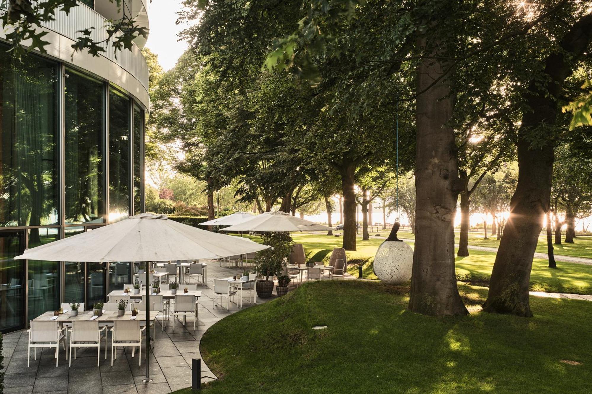 The Fontenay Hamburg Kültér fotó The park