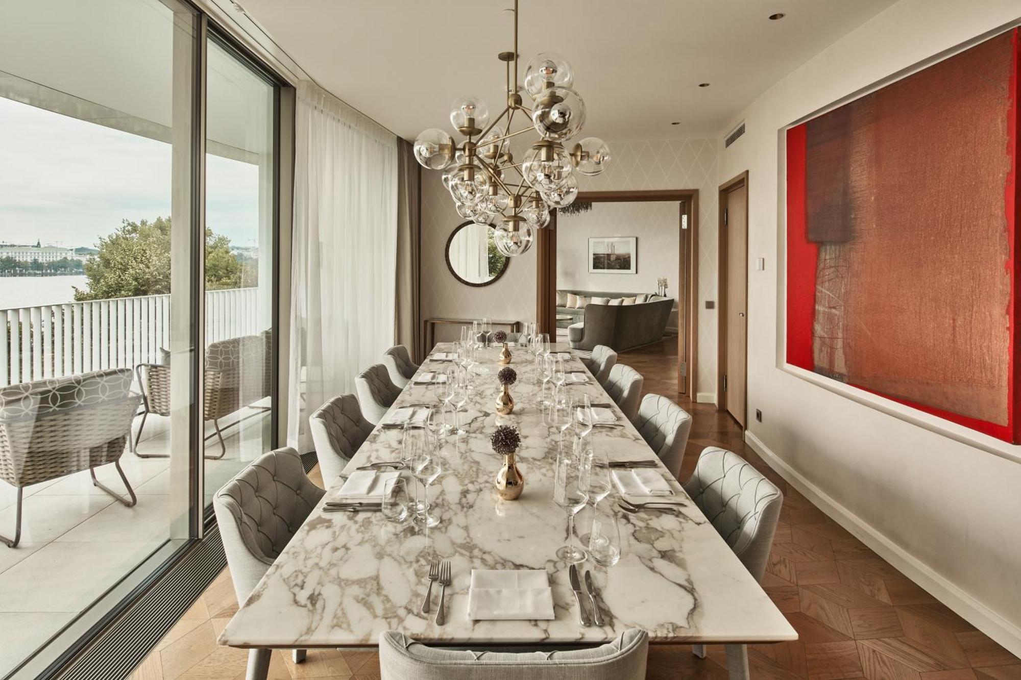 The Fontenay Hamburg Kültér fotó Dining room