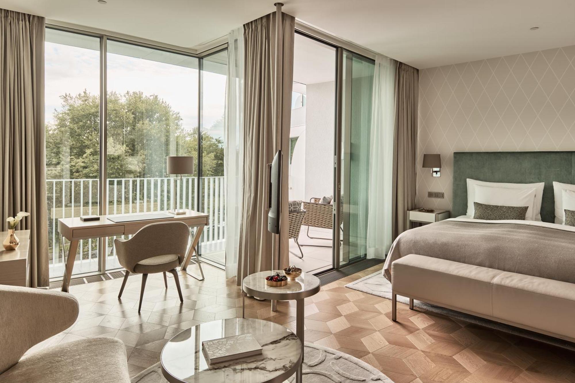 The Fontenay Hamburg Kültér fotó A room at the hotel