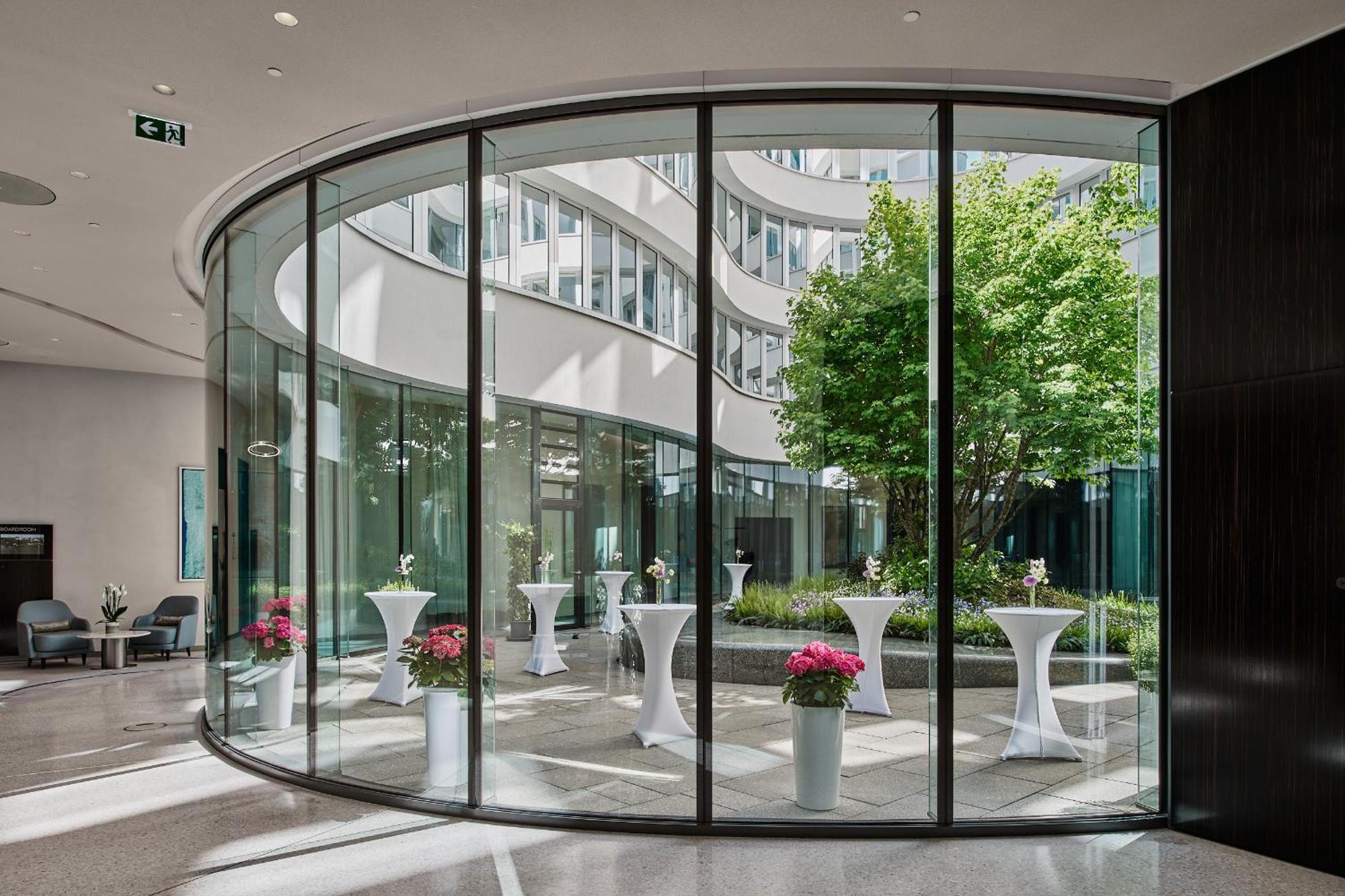 The Fontenay Hamburg Kültér fotó The atrium