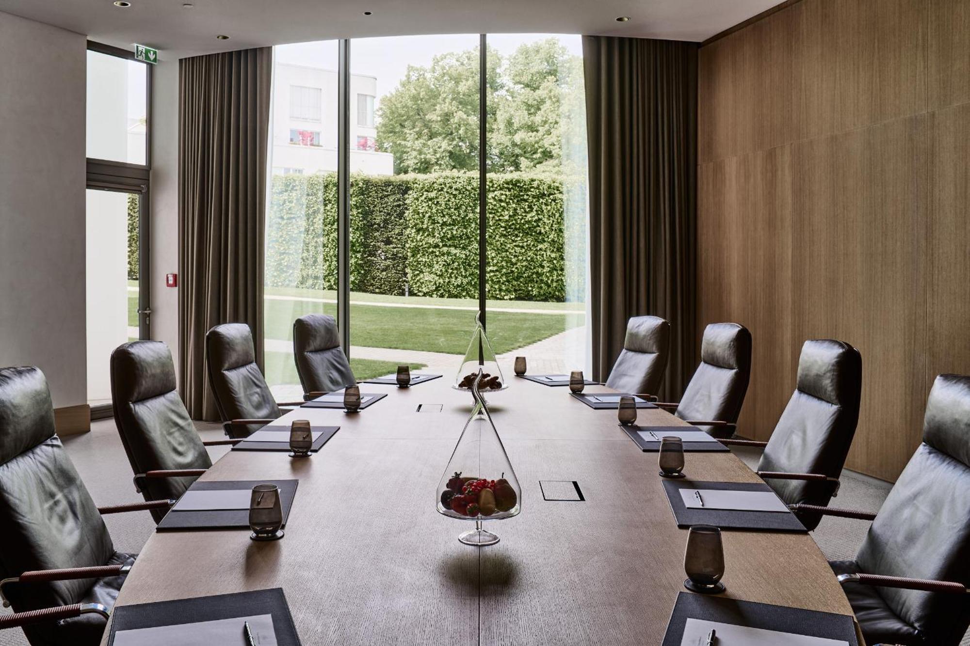 The Fontenay Hamburg Kültér fotó Boardroom