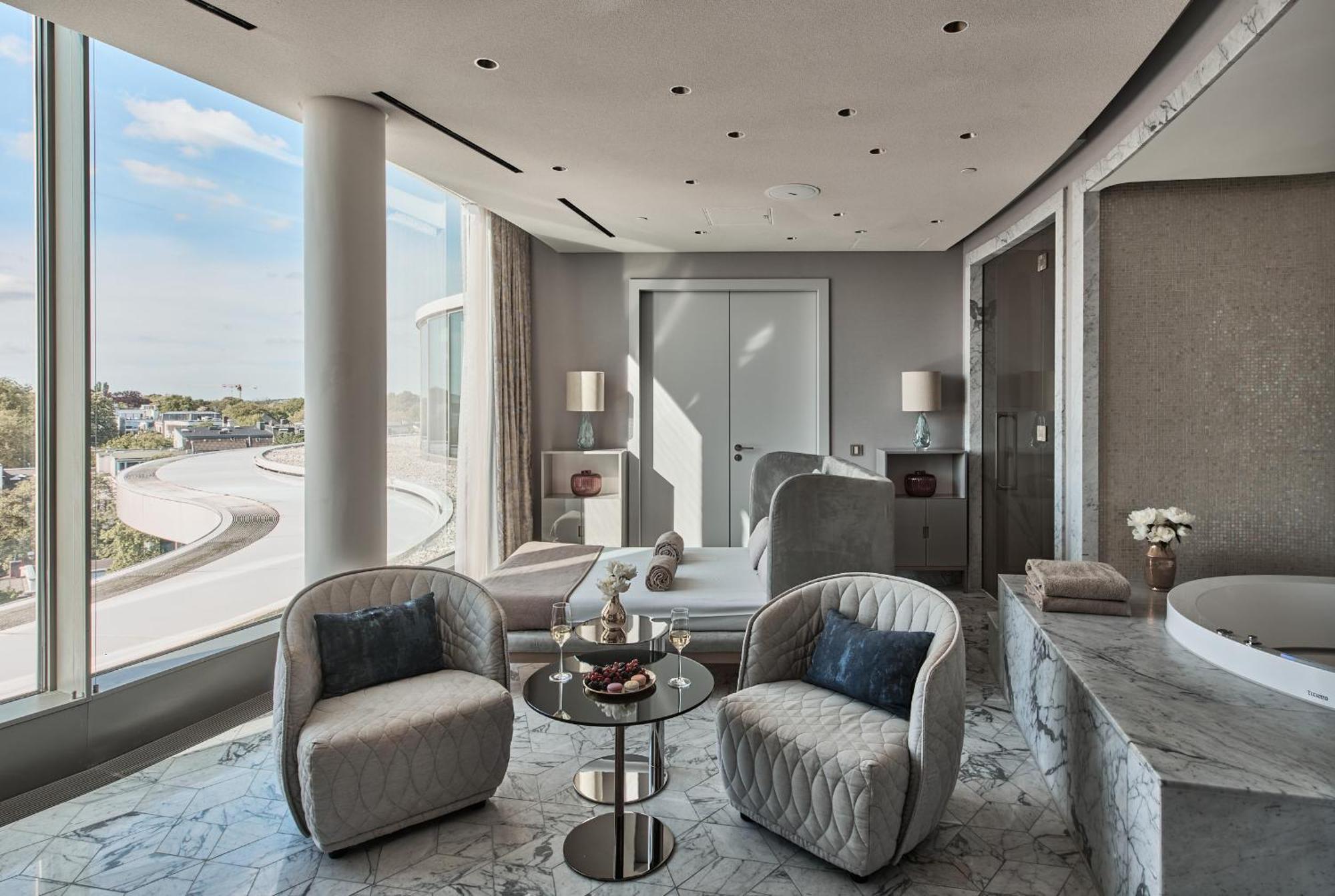 The Fontenay Hamburg Kültér fotó The Sky Residence