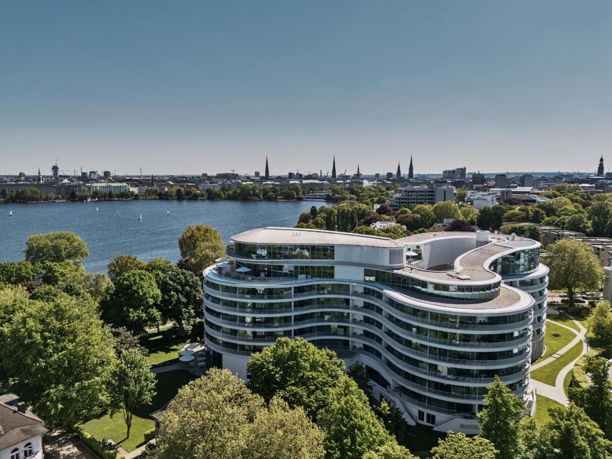 The Fontenay Hamburg Kültér fotó Residential complex in Hamburg