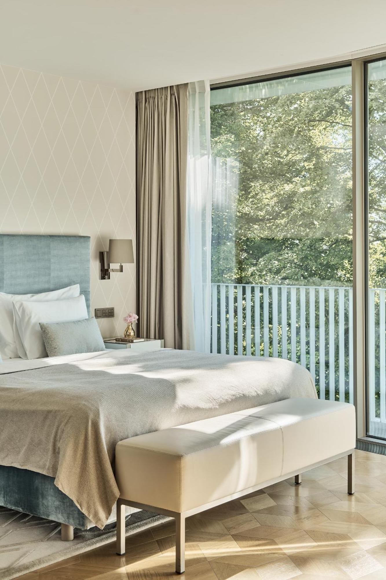 The Fontenay Hamburg Kültér fotó A room at the hotel