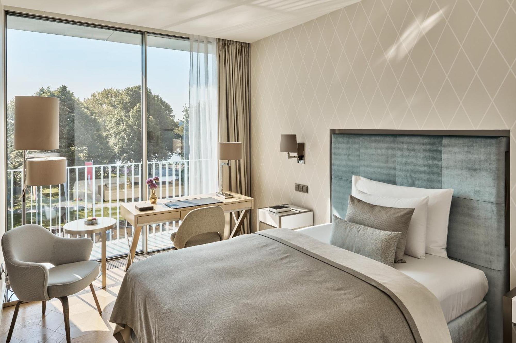 The Fontenay Hamburg Kültér fotó A room at the hotel