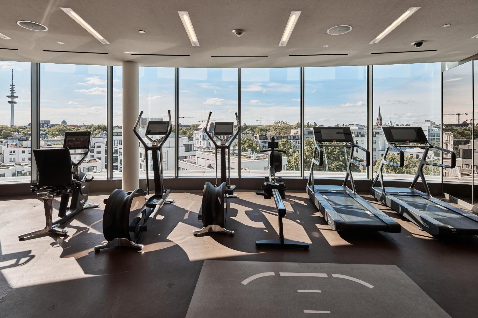 The Fontenay Hamburg Kültér fotó The gym at The Standard East Village